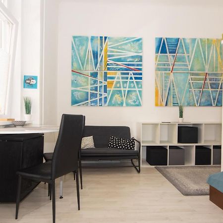 Cosy Studio Apartment With Airconditioner Budapest Bagian luar foto